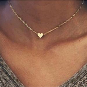 DAINTY HEART EARRING & CLAVICLE NECKLACE SET